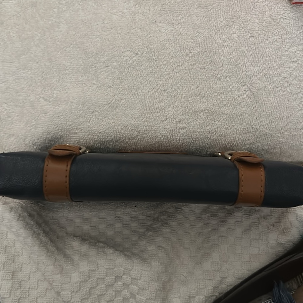 Wallet NWOT Navy and tan - Picture 8 of 8